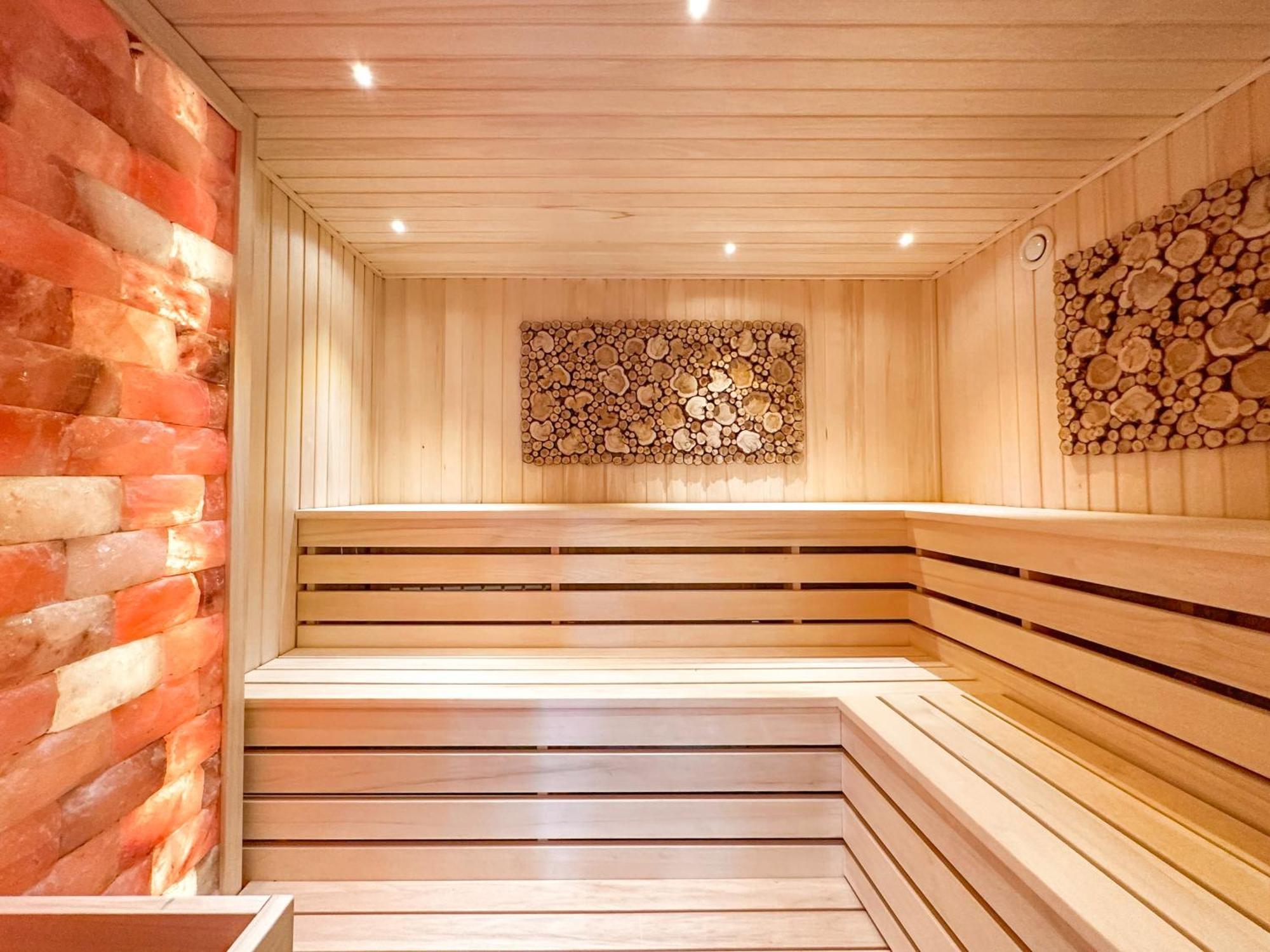 Gaestehotel Lucendi Premium Lounge Hohenleimbach Bagian luar foto