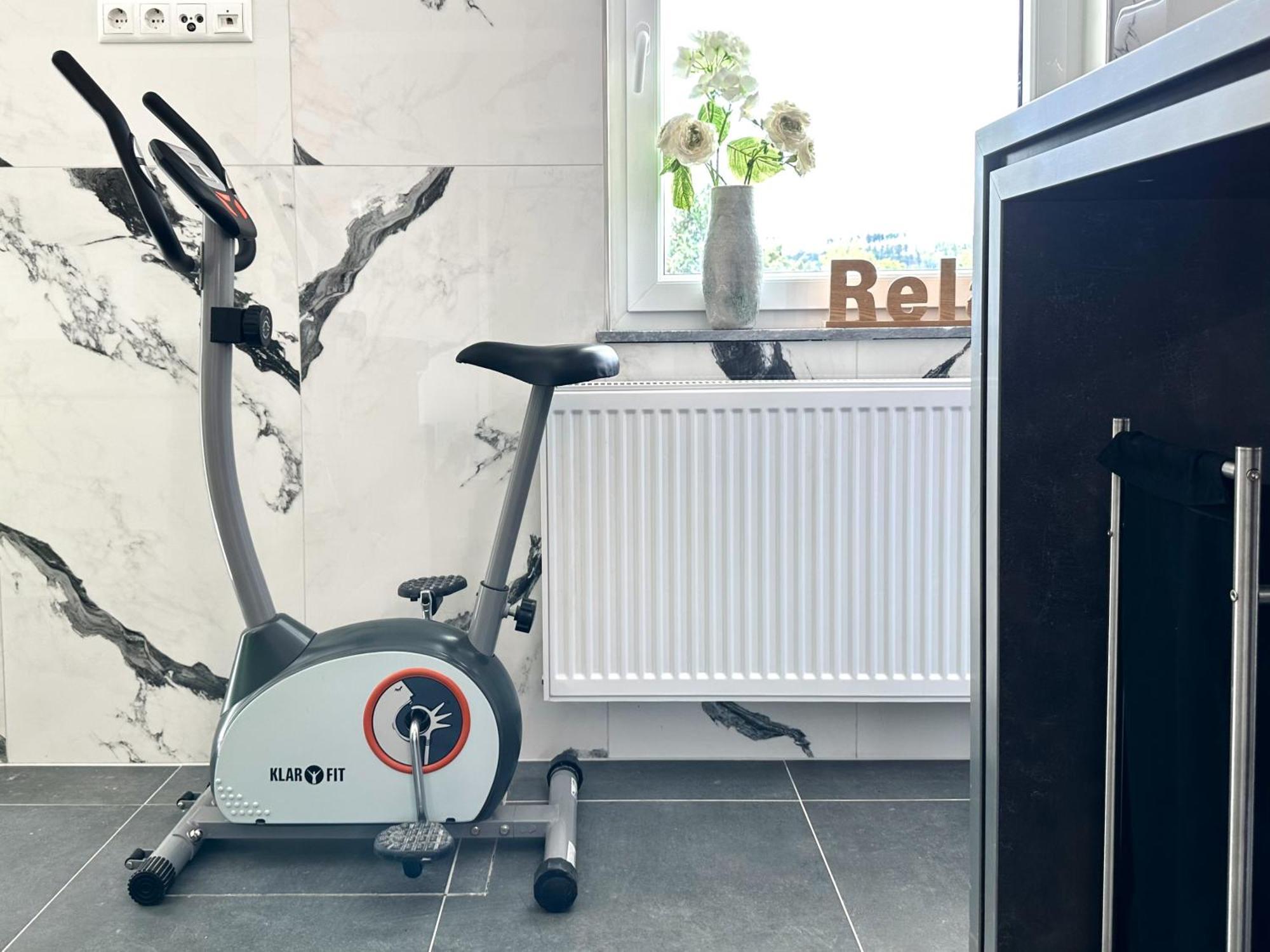 Gaestehotel Lucendi Premium Lounge Hohenleimbach Bagian luar foto