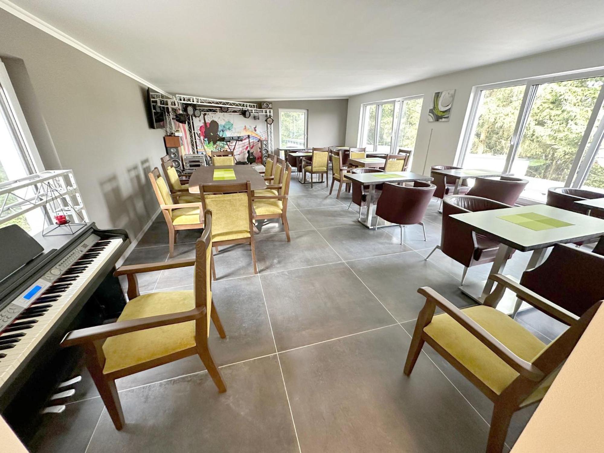 Gaestehotel Lucendi Premium Lounge Hohenleimbach Bagian luar foto
