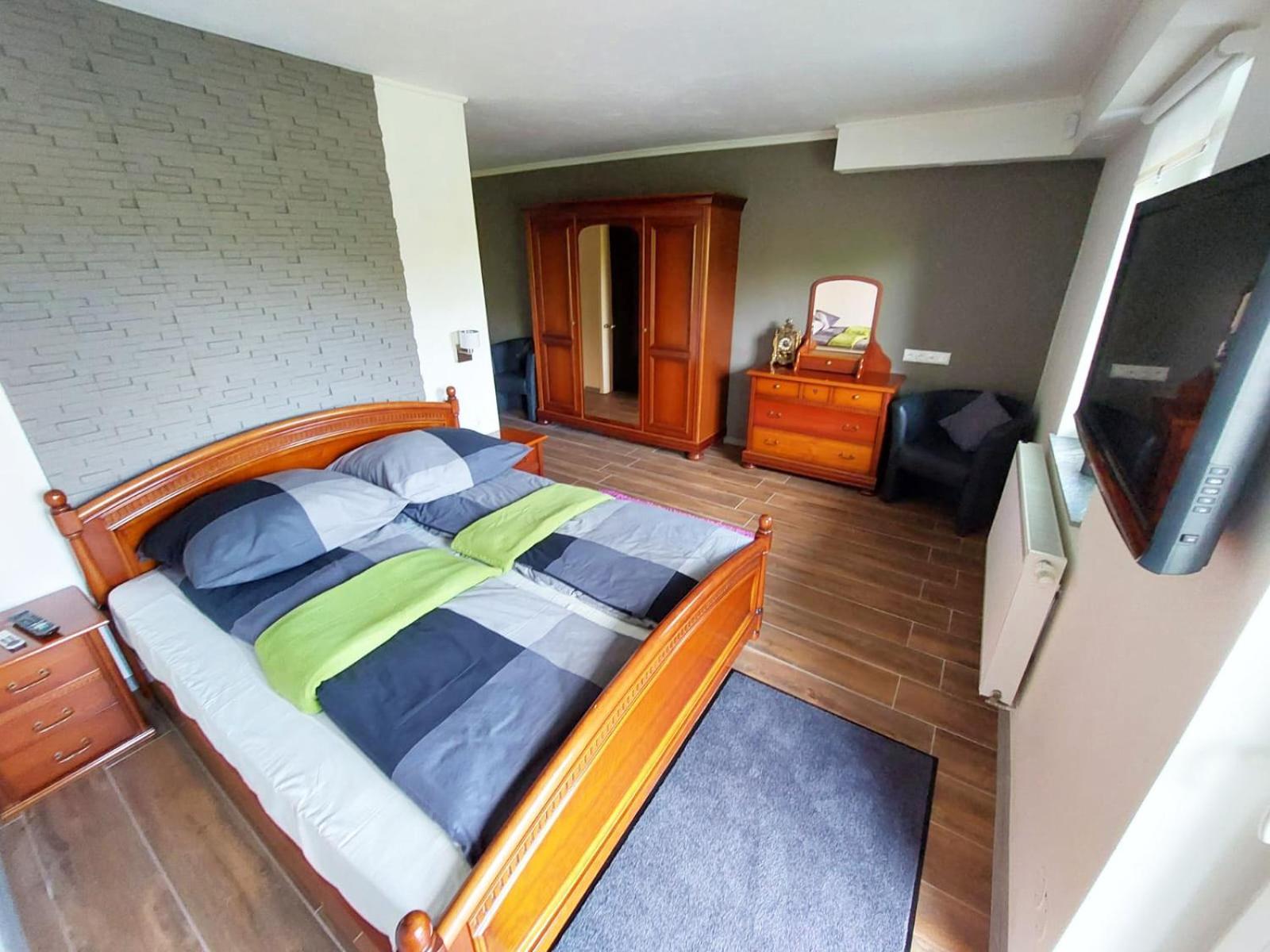 Gaestehotel Lucendi Premium Lounge Hohenleimbach Bagian luar foto
